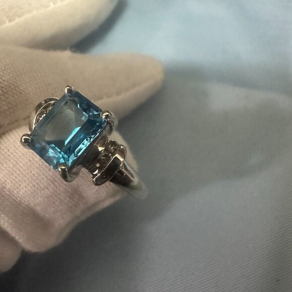 14k White Gold Diamond Blue Topaz size 8 - Picture 6 of 9